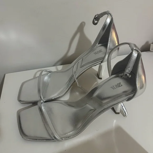 Zara silver heels - Picture 1 of 3